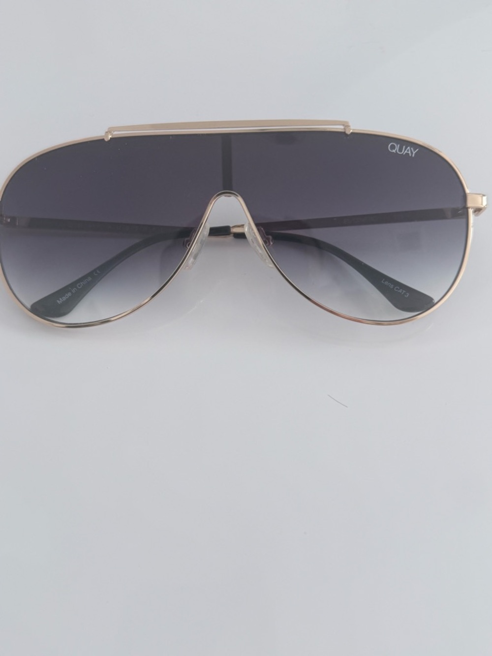 Oversized Shield Sunglasses – Gold Frame / Gradient Lens